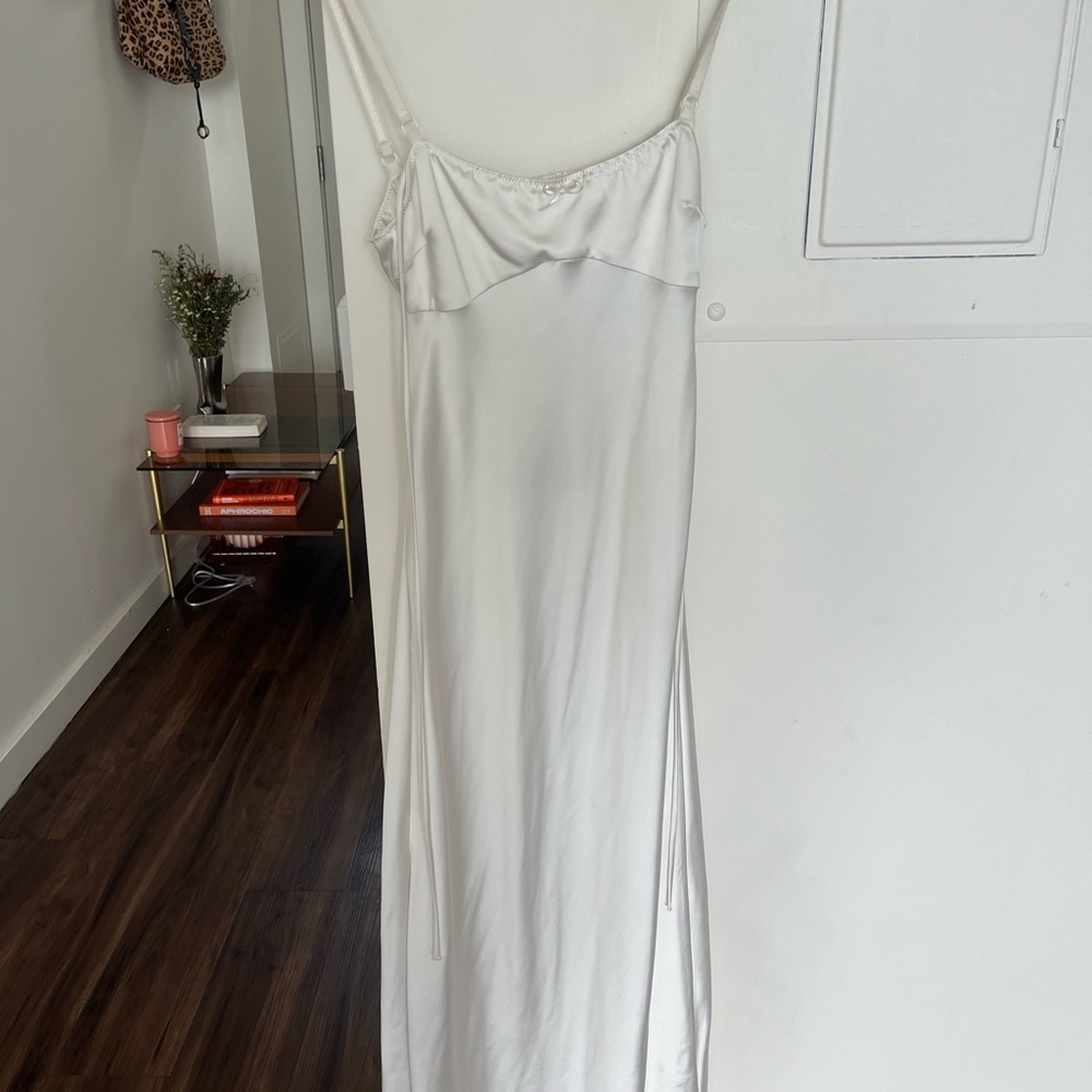 ZARA Elegant White Satin Dress – Minimal Chic, Size S